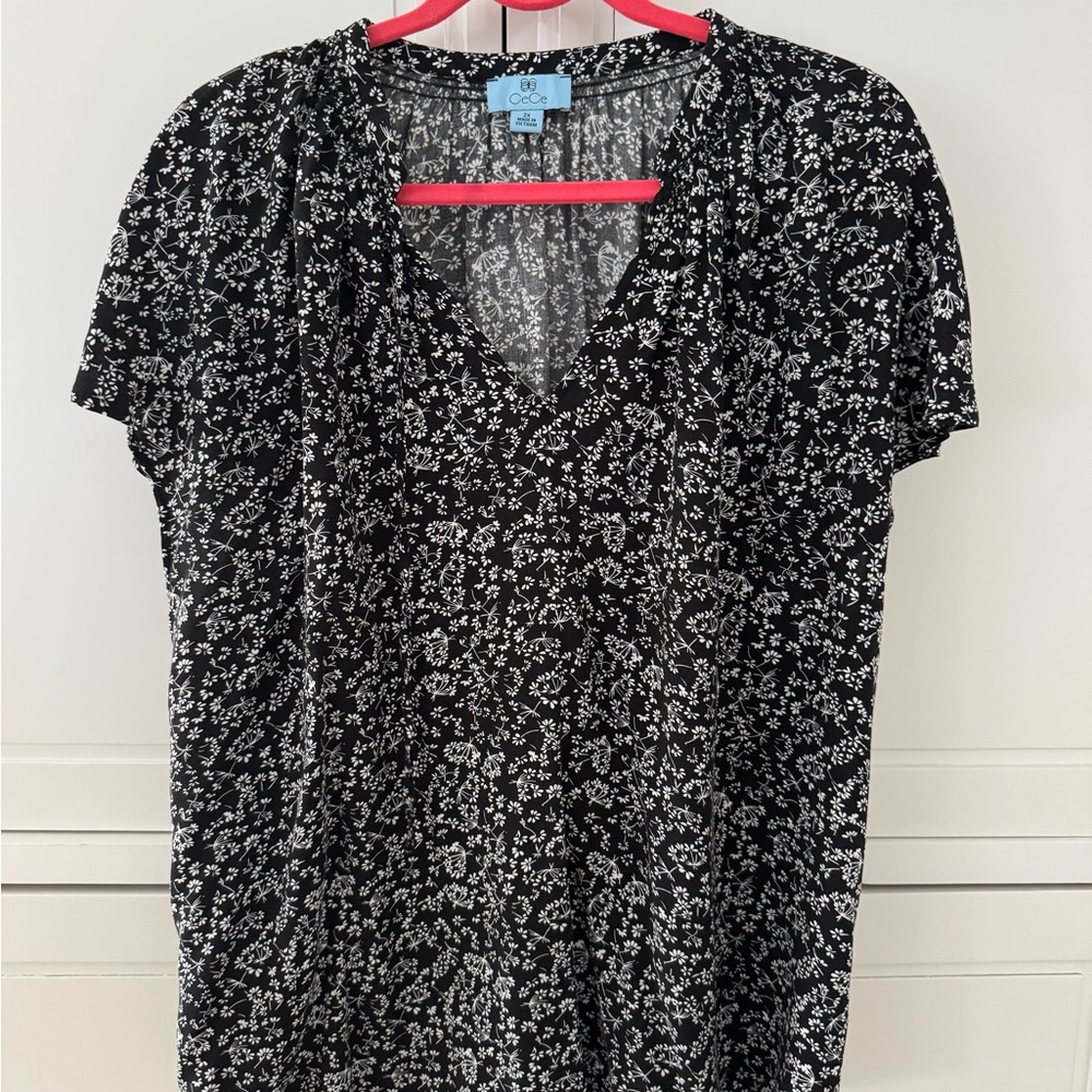 CeCe Black and White Relaxed Buttoned Blouse